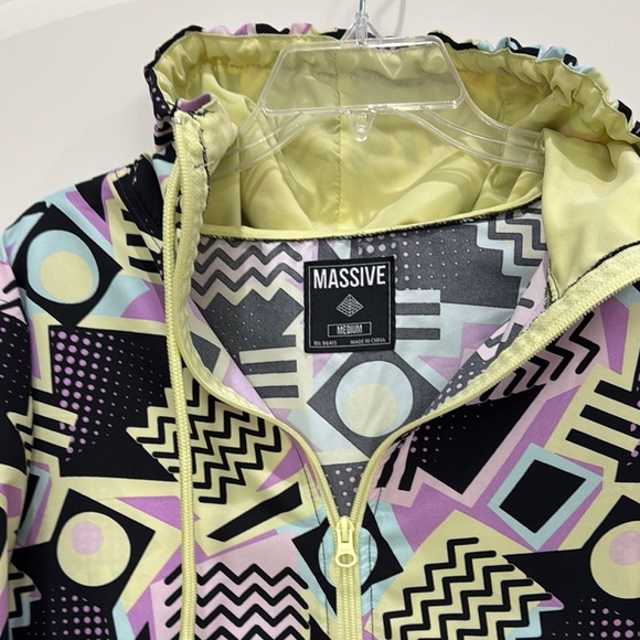 Massive Geometric Patterned Jacket - Picture 2 of 5